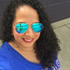 Meet your Posher, Juanita